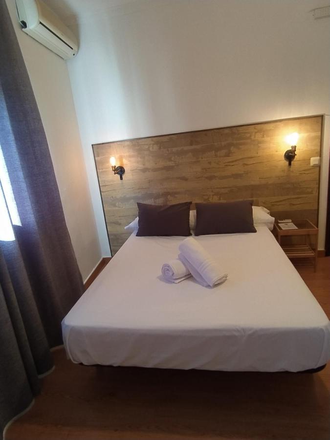 מונטקורטו Hostal El Pinar מראה חיצוני תמונה
